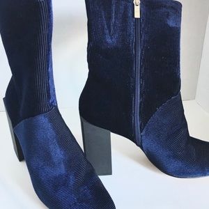 Halston Kandi boots